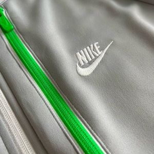 ✔️ NIKE ✔️ NWOT Zip Up Jacket - Perfect Condition!